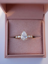 Pear Fioré Diamond Ring