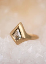 40% OFF: Rustic Kite Diamond Signet
