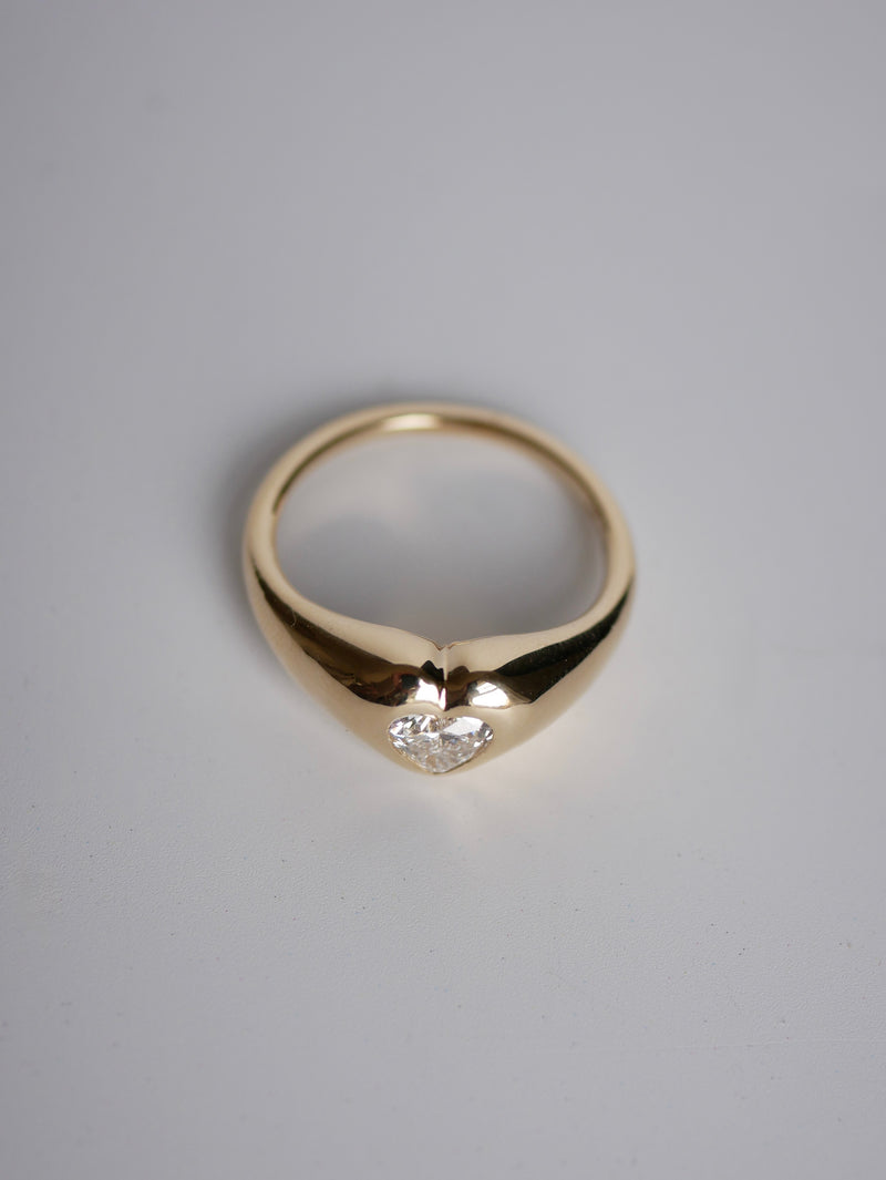 Grand Heart Diamond Signet