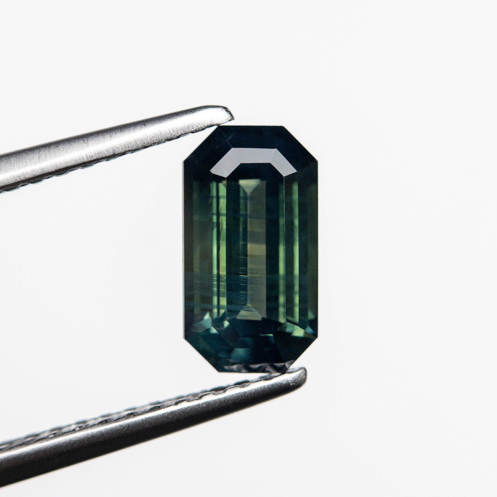 さふぁい 1.39ct 8.38x4.60x3.51mm Cut Corner Rectangle Step Cut