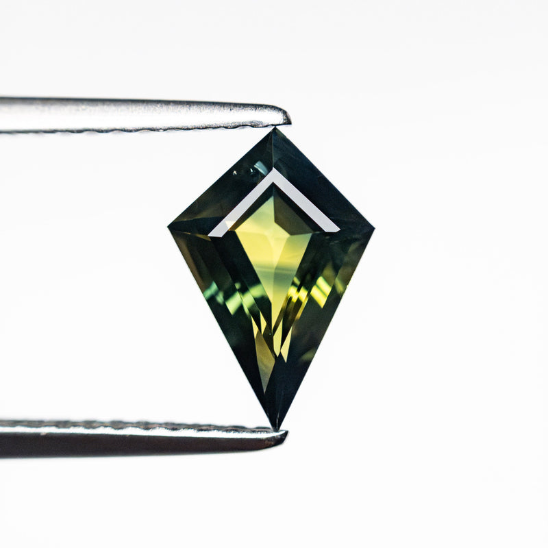 0.95ct 9.25x6.33x3.11mm Kite Step Cut Sapphire 25386-08