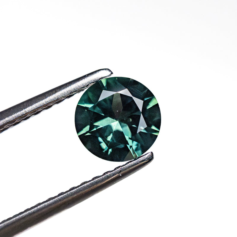 0.86ct 5.95x5.98x3.34mm Round Brilliant Sapphire 26526-05