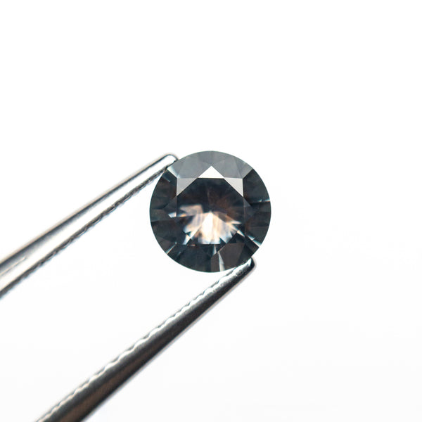 0.65ct 5.47x5.43x2.99mm Round Brilliant Sapphire 26556-01
