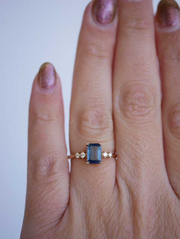 Emerald Cut Sapphire Drift Ring