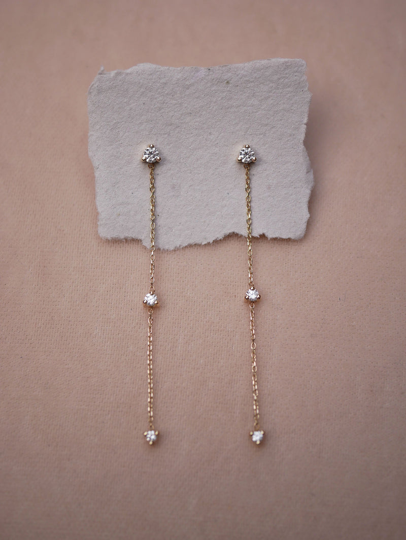 40% OFF: Floating Chain Studs