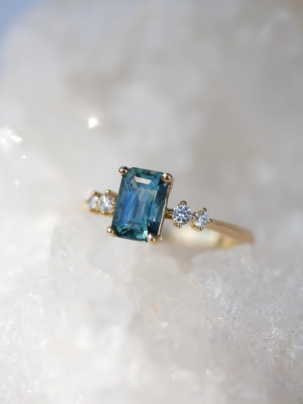 Emerald Cut Sapphire Drift Ring